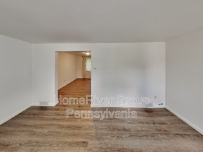 426 Hochberg Rd in Pittsburgh, PA - Building Photo - Building Photo