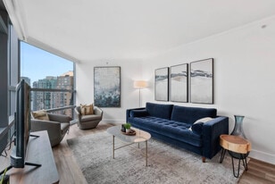 1050 Burrard St in Vancouver, BC - Building Photo