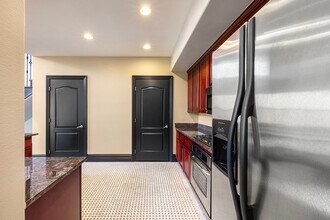 32 E Serene Ave in Las Vegas, NV - Building Photo - Building Photo