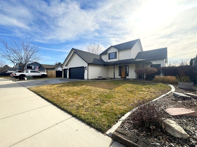 2541 E Clarene Ct in Meridian, ID - Building Photo - Building Photo