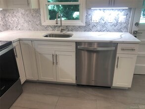 3213 S Shelley St in Mohegan Lake, NY - Building Photo - Building Photo