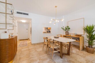 100 Edgewater Dr in Coral Gables, FL - Building Photo - Building Photo