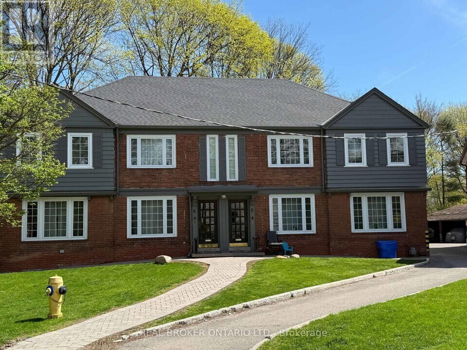 6 Oriole Crescent in Toronto, ON - Building Photo