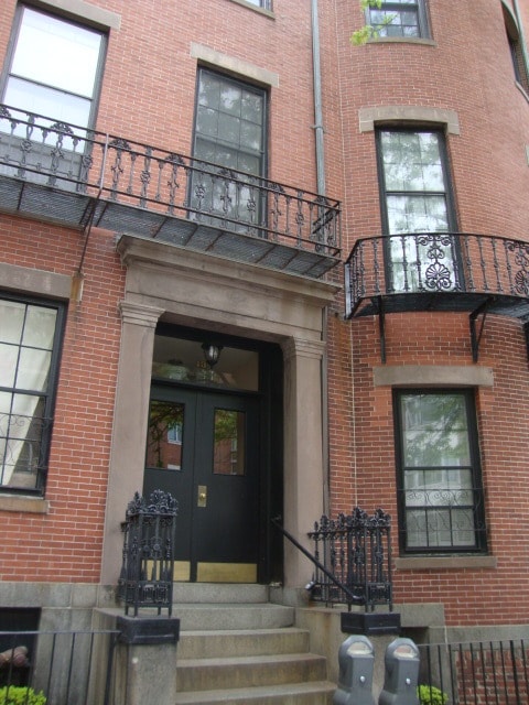 property at 27 Bowdoin St