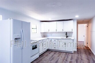 3402 W Van Buren Dr in Tampa, FL - Building Photo - Building Photo