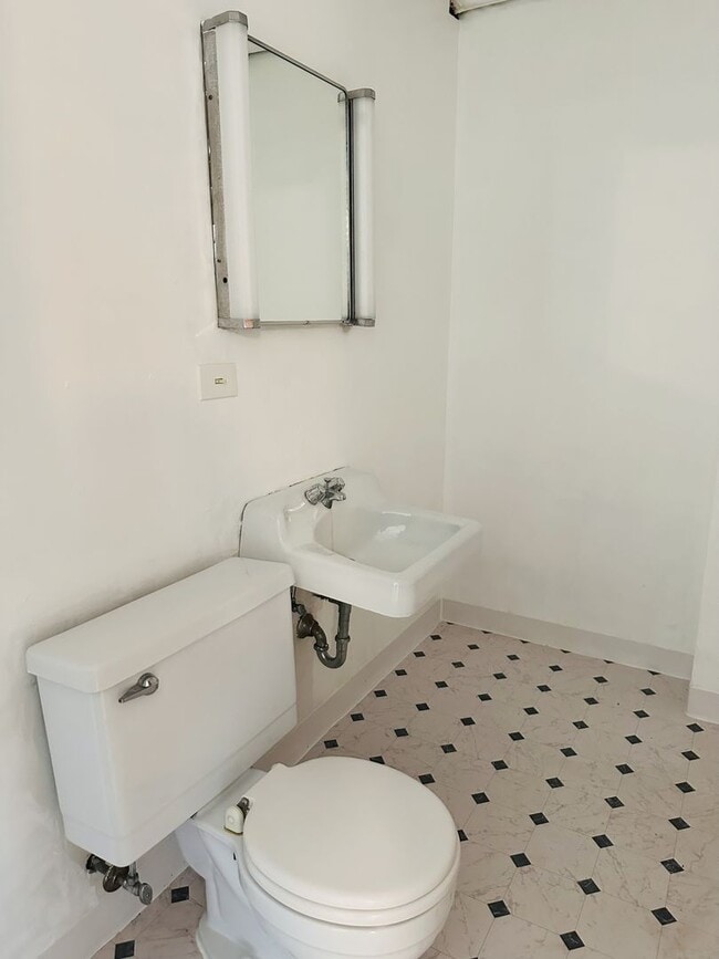 5140 S Dorchester Ave in Chicago, IL - Building Photo - Building Photo