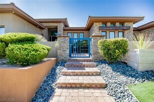 69 Hawk Ridge Dr in Las Vegas, NV - Building Photo
