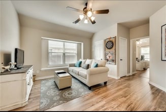 2902 Aurora Mist Dr in Little Elm, TX - Foto de edificio - Building Photo
