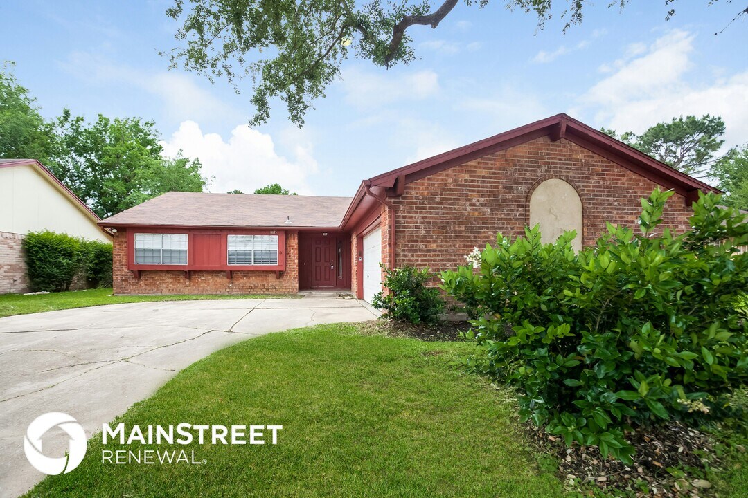 8615 Running Bird Ln in Missouri City, TX - Building Photo