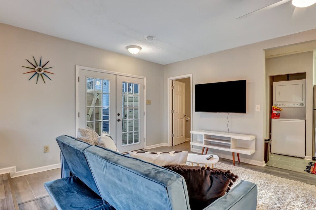 109 E Point Dr in Savannah, GA - Building Photo