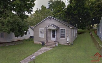 1123 Massachusetts Ave in Knoxville, TN - Building Photo