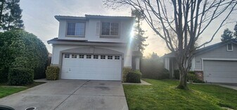 5410 Silver Poplar Ln in Elk Grove, CA - Building Photo