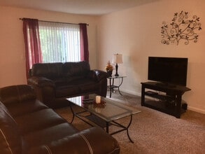 Wood Grove Place in Dayton, OH - Foto de edificio - Building Photo