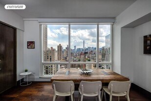 151 E 85th St in New York, NY - Building Photo