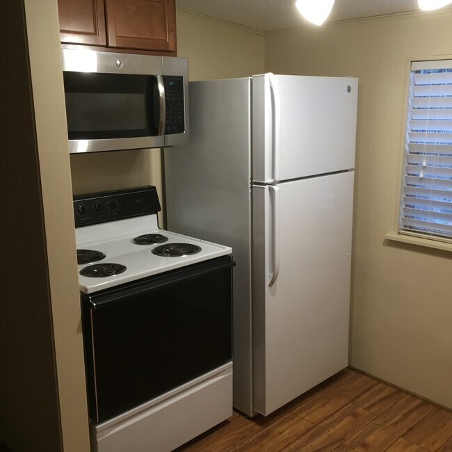 1302 Father Ryan Ave Rentals in Biloxi, MS