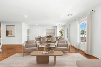 1040 Boston Post Rd in Darien, CT - Building Photo - Building Photo