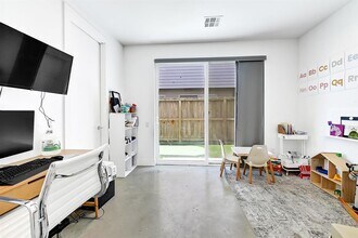 2350 Commerce St in Houston, TX - Building Photo - Building Photo