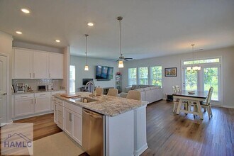 232 Flagler Dr, Unit 302 in Savannah, GA - Building Photo - Building Photo