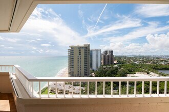 5070 N Ocean Dr in Riviera Beach, FL - Building Photo - Building Photo