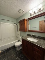 2901 University Dr in Lawrence, KS - Building Photo