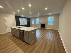 3615 Silvery Wy in Powder Springs, GA - Building Photo - Building Photo
