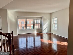 45903 Peach Oak Terrace in Sterling, VA - Building Photo - Building Photo