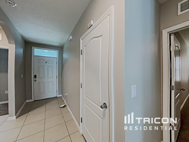 309 Aberdeen Dr in Davenport, FL - Building Photo - Building Photo