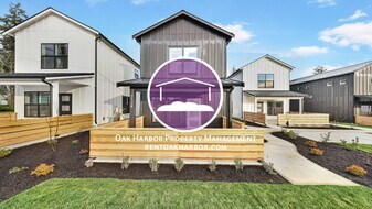 2128 32nd St in Anacortes, WA - Building Photo