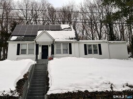 74 Mt Pleasant St in Derby, CT - Building Photo