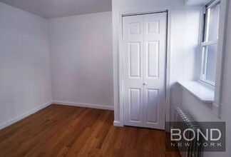 984 Metropolitan Ave in Brooklyn, NY - Building Photo - Building Photo