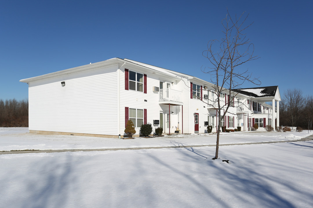 Lewiston Meadows in Lewiston, NY - Building Photo