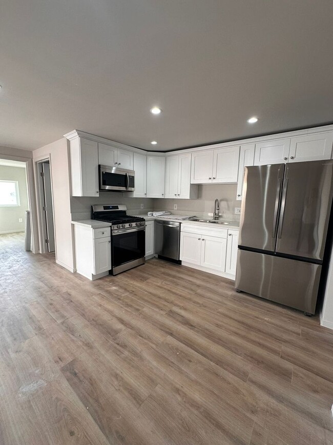 347 Donax Ave in Imperial Beach, CA - Building Photo - Building Photo