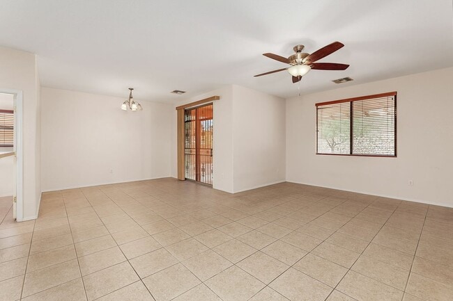 7084 S Camino Derecho in Tucson, AZ - Building Photo - Building Photo