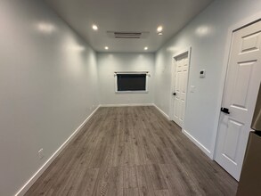 606 Virginia Dr, Unit 606 in Petaluma, CA - Foto de edificio - Building Photo