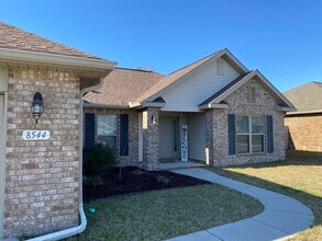 8544 Holley Hills Cir in Navarre, FL - Building Photo - Building Photo