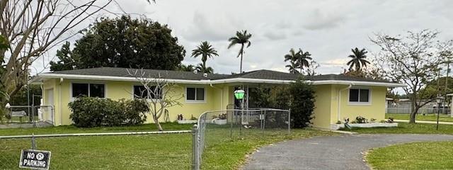 115 Entrada Dr in Hollywood, FL - Building Photo