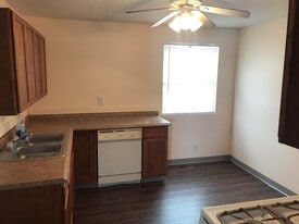 98 Buckeye Cir in Columbus, OH - Building Photo