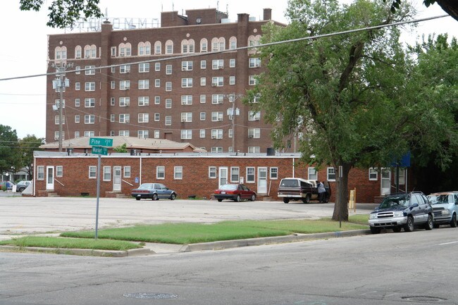 624 N Market St in Wichita, KS - Building Photo - Building Photo