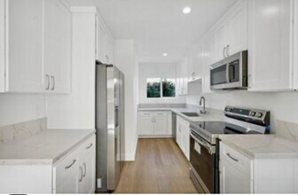 2915 Hauser Blvd in Los Angeles, CA - Foto de edificio - Building Photo