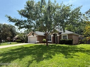 12244 Lake Fern Dr in Jacksonville, FL - Building Photo - Building Photo