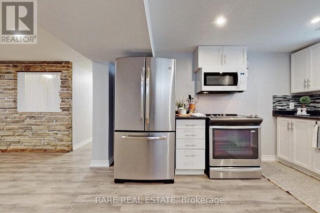 508 Upper Gage Ave in Hamilton, ON - Building Photo - Building Photo