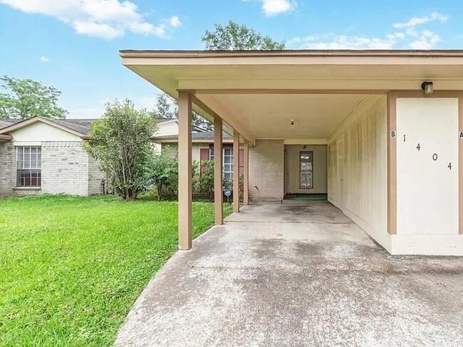property at 1404 McDugald Rd