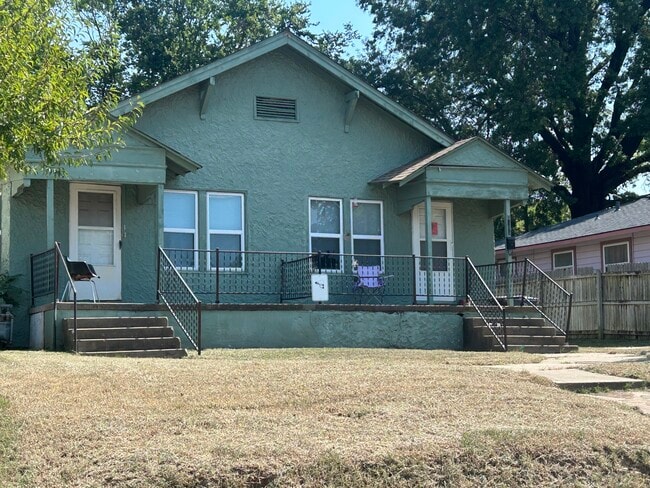1307 N Lewis Pl, Unit 1307