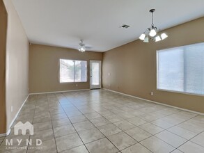 13022 W Aster Dr in El Mirage, AZ - Building Photo - Building Photo