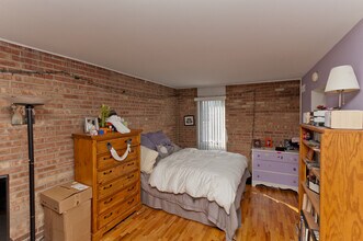 2632 N Mildred Ave in Chicago, IL - Building Photo - Building Photo
