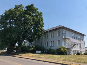 525 Mill St in Springfield, OR - Building Photo - Building Photo