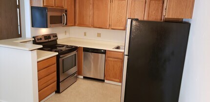 429 Wright St, Unit 108 in Lakewood, CO - Building Photo - Building Photo