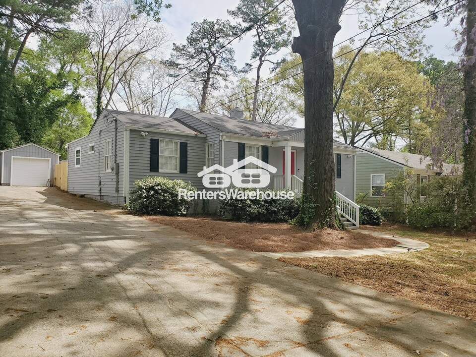 1866 Bonniview St SW in Atlanta, GA - Building Photo