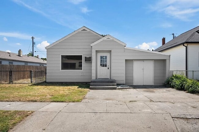 308 E 7th Ave in Ritzville, WA - Building Photo - Building Photo