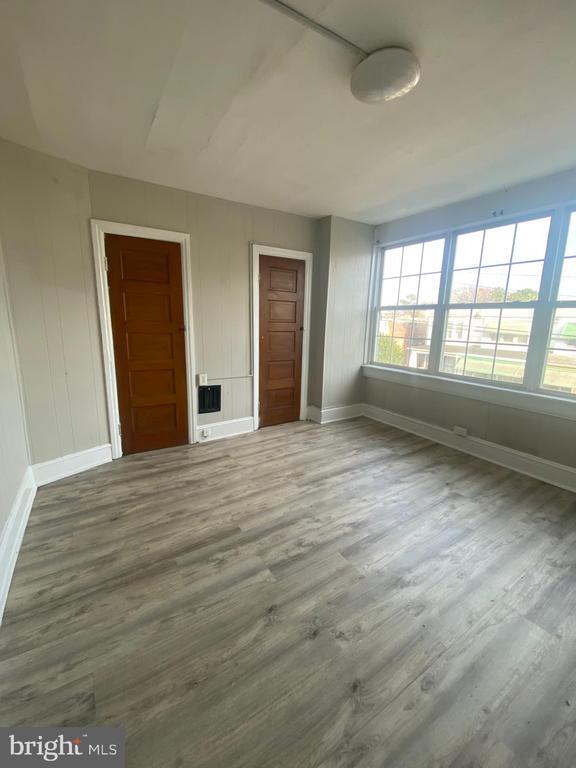 property at 1216 W 9th St